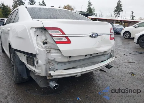 2015 Ford Taurus Limited z USA, uszkodzony, nr VIN 1FAHP2F85FG118378